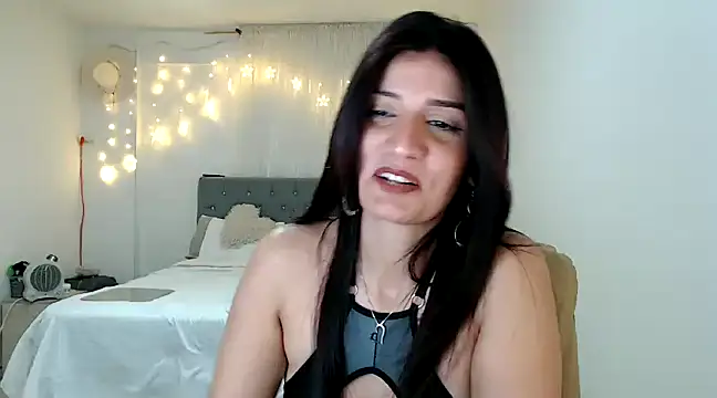 ZajiraShane online show from December 13, 10:30 am