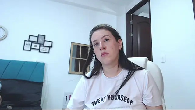 kamila lopez online show from January 22, 1:31 am