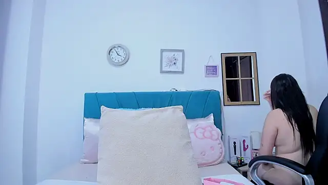 kamila lopez online show from March 13, 8:37 pm