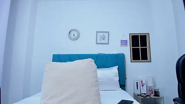 kamila lopez online show from April 20, 8:32 pm