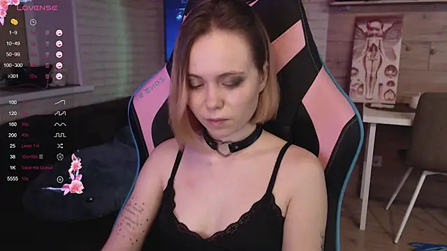 Snapshot of lucy_mirror chatting on November 12, 9:03 pm lucy mirror online show from November 12, 9:03 pm