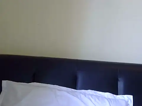 Snapshot of Seeexxxy-bree chatting on September 18, 9:11 am Seeexxxy-bree online show from September 18, 9:11 am