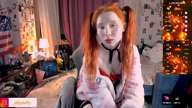 Snapshot of CallMeEffy1 chatting on December 20, 3:25 am CallMeEffy1 online show from December 20, 3:25 am