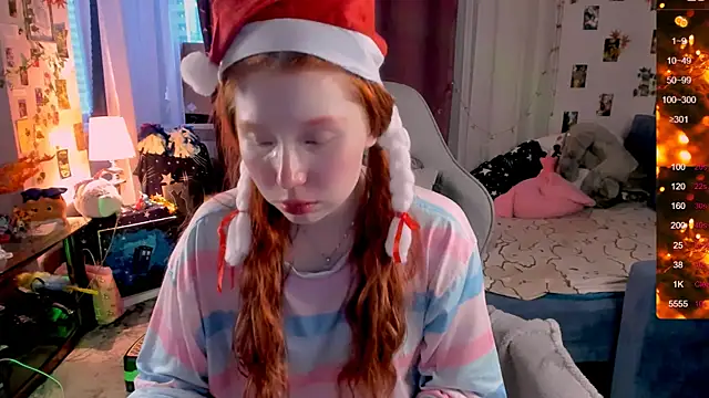 Snapshot of CallMeEffy1 chatting on December 23, 10:32 am CallMeEffy1 online show from December 23, 10:32 am