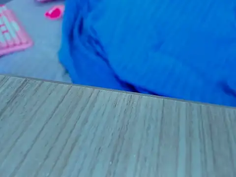 candysmitxxx online show from March 18, 6:57 am