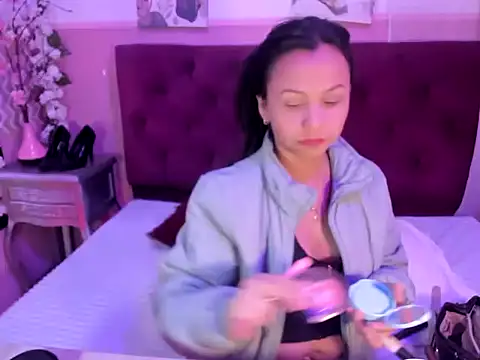 candysmitxxx online show from February 9, 3:32 am