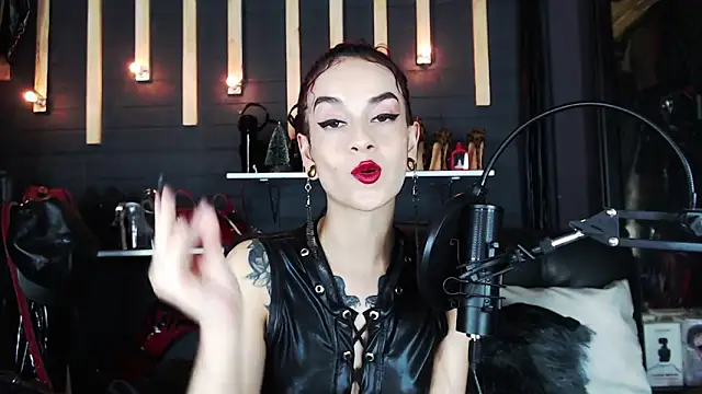 Snapshot of Liilith_goddess_ chatting on December 8, 4:04 am Liilith goddess online show from December 8, 4:04 am