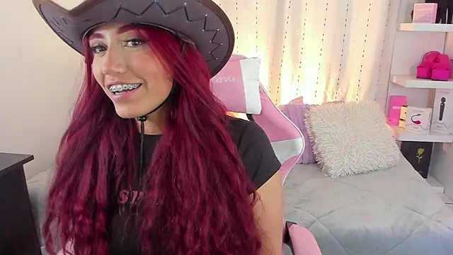 Snapshot of veronicaxx69 chatting on November 2, 3:20 am veronicaxx69 online show from November 2, 3:20 am