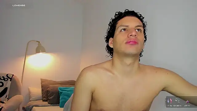 Snapshot of Curlblue chatting on October 27, 8:07 am Curlblue online show from October 27, 8:07 am