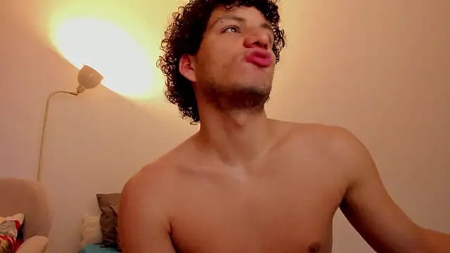 Snapshot of Curlblue chatting on November 16, 5:02 am Curlblue online show from November 16, 5:02 am