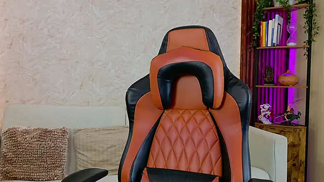 AdanReilly online show from December 17, 8:48 pm