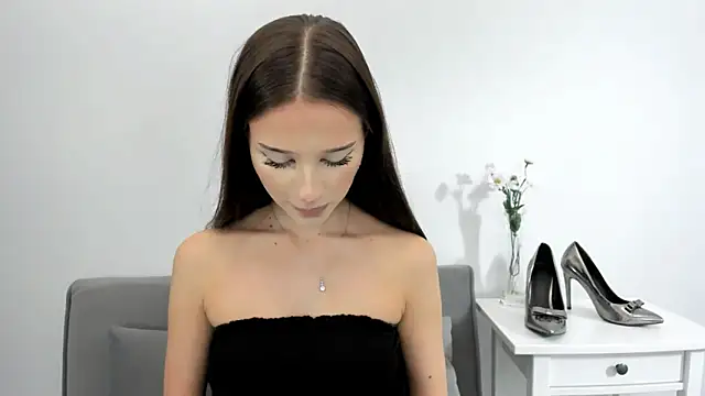 Snapshot of EmilyDarling chatting on October 23, 8:07 pm EmilyDarling online show from October 23, 8:07 pm