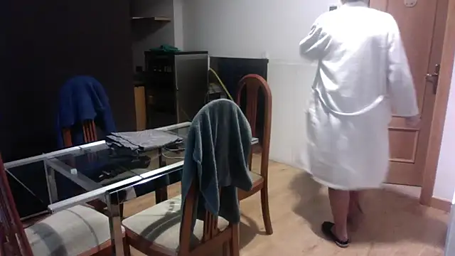 Snapshot of nakedalways999 chatting on December 14, 11:07 am nakedalways999 online show from December 14, 11:07 am