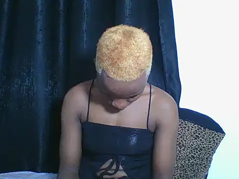 Snapshot of AfricanPrincess24 chatting on September 19, 5:35 pm AfricanPrincess24 online show from September 19, 5:35 pm