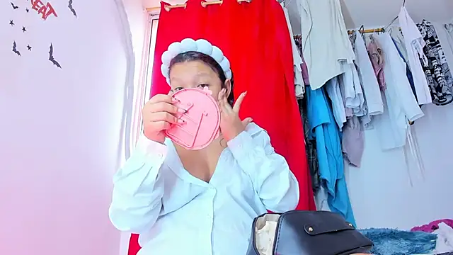 Emily Coper18 online show from November 20, 1:22 pm