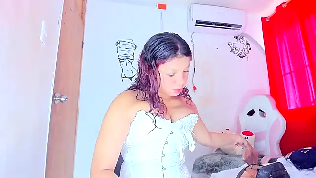 Emily Coper18 online show from February 14, 1:41 pm