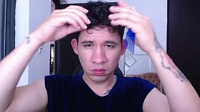 Snapshot of cute_eidenx chatting on June 24, 2:27 pm cute eidenx online show from June 24, 2:27 pm