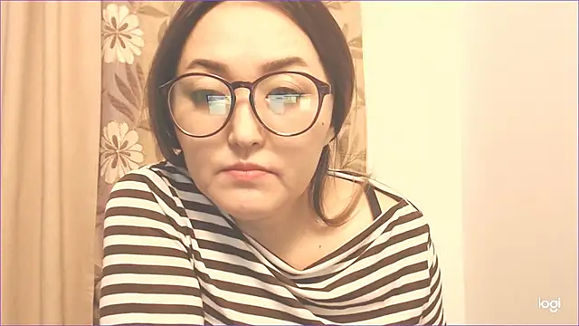 Snapshot of hrnyteacher chatting on December 19, 8:34 pm hrnyteacher online show from December 19, 8:34 pm