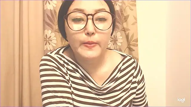 Snapshot of hrnyteacher chatting on January 1, 12:53 am hrnyteacher online show from January 1, 12:53 am