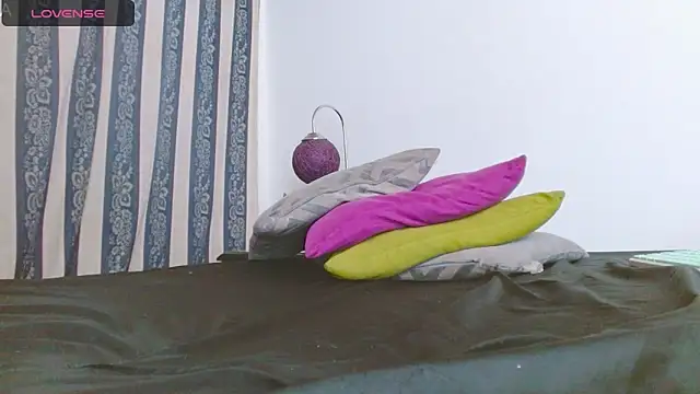 Snapshot of JULYSEX1 chatting on December 6, 3:44 pm JULYSEX1 online show from December 6, 3:44 pm