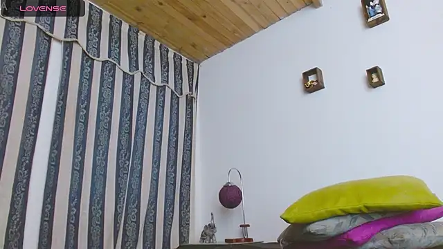 Snapshot of JULYSEX1 chatting on December 24, 8:55 am JULYSEX1 online show from December 24, 8:55 am