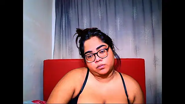 Snapshot of Indian_Lola00 chatting on November 19, 5:46 pm Indian Lola00 online show from November 19, 5:46 pm