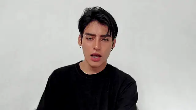 Snapshot of sebas_rose chatting on December 4, 5:22 pm sebas rose online show from December 4, 5:22 pm