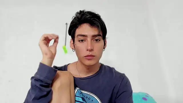 Snapshot of sebas_rose chatting on December 7, 3:08 pm sebas rose online show from December 7, 3:08 pm