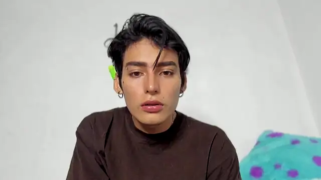 Snapshot of sebas_rose chatting on December 7, 10:50 pm sebas rose online show from December 7, 10:50 pm