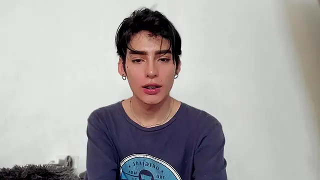 Snapshot of sebas_rose chatting on December 12, 7:37 pm sebas rose online show from December 12, 7:37 pm