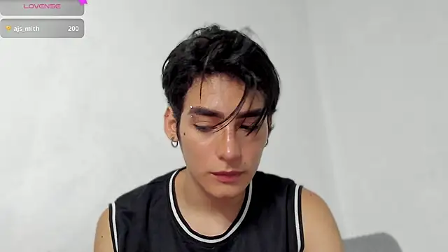 Snapshot of sebas_rose chatting on December 15, 3:13 am sebas rose online show from December 15, 3:13 am