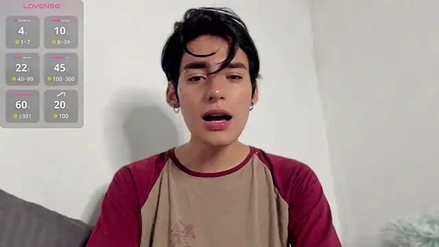 Snapshot of sebas_rose chatting on December 29, 1:24 am sebas rose online show from December 29, 1:24 am