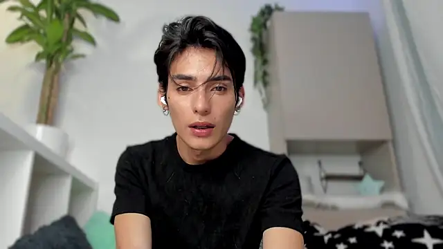 Snapshot of sebas_rose chatting on January 8, 6:20 am sebas rose online show from January 8, 6:20 am