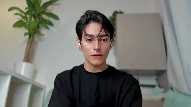 Snapshot of sebas_rose chatting on January 11, 10:07 pm sebas rose online show from January 11, 10:07 pm