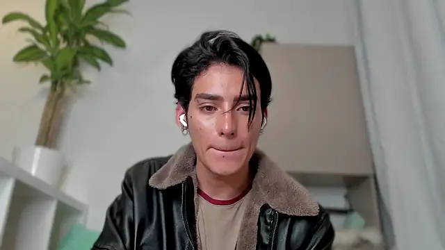 Snapshot of sebas_rose chatting on January 15, 2:27 am sebas rose online show from January 15, 2:27 am