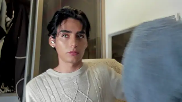 Snapshot of sebas_rose chatting on February 23, 1:24 am sebas rose online show from February 23, 1:24 am