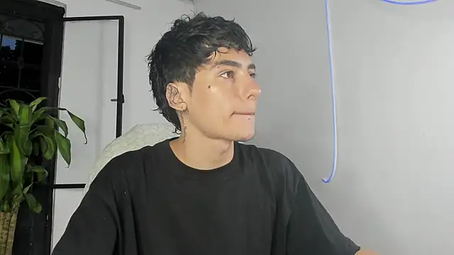 Snapshot of sebas_rose chatting on September 22, 10:56 pm sebas rose online show from September 22, 10:56 pm