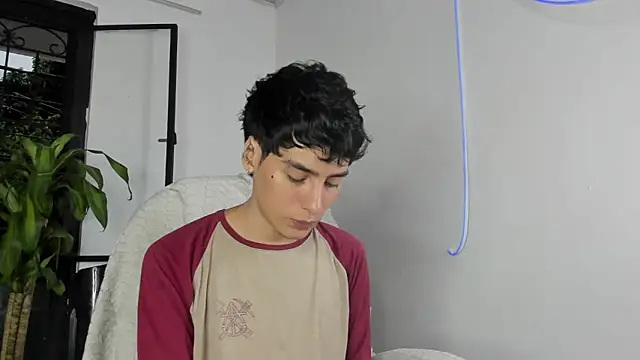 Snapshot of sebas_rose chatting on September 23, 10:02 pm sebas rose online show from September 23, 10:02 pm