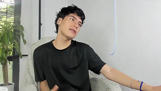 Snapshot of sebas_rose chatting on September 28, 2:11 pm sebas rose online show from September 28, 2:11 pm