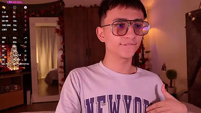 Snapshot of Mr_evan1 chatting on December 10, 3:12 pm Mr evan1 online show from December 10, 3:12 pm