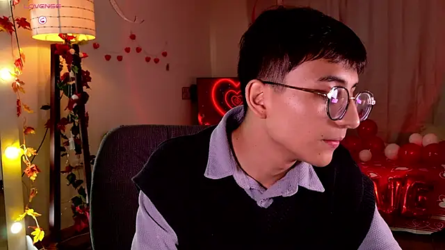 Snapshot of Mr_evan1 chatting on February 15, 6:01 pm Mr evan1 online show from February 15, 6:01 pm