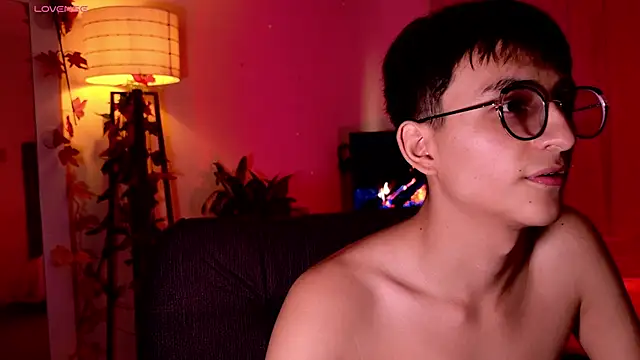 Snapshot of Mr_evan1 chatting on March 17, 6:00 pm Mr evan1 online show from March 17, 6:00 pm