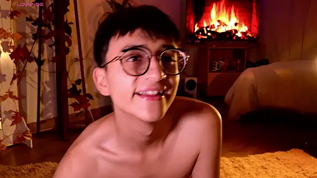 Snapshot of Mr_evan1 chatting on March 18, 8:15 pm Mr evan1 online show from March 18, 8:15 pm
