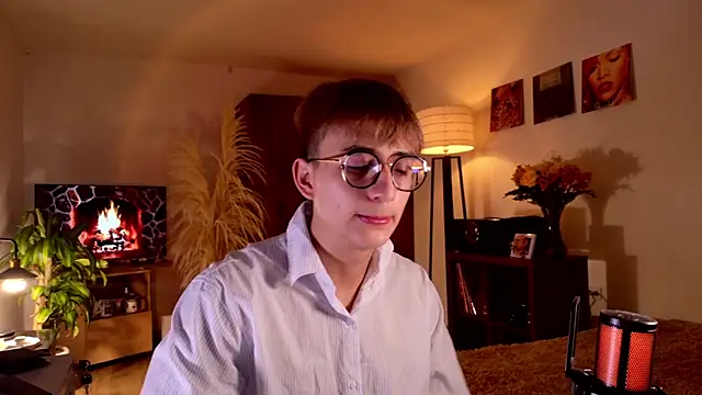 Snapshot of Mr_evan1 chatting on September 12, 12:49 pm Mr evan1 online show from September 12, 12:49 pm