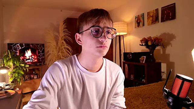 Snapshot of Mr_evan1 chatting on September 17, 3:03 pm Mr evan1 online show from September 17, 3:03 pm