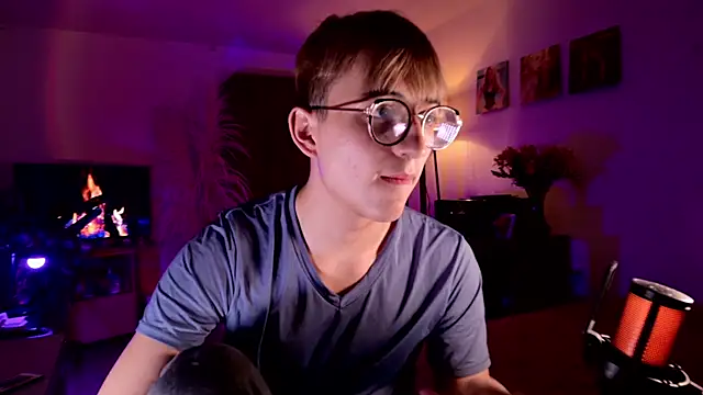 Snapshot of Mr_evan1 chatting on September 18, 3:25 pm Mr evan1 online show from September 18, 3:25 pm