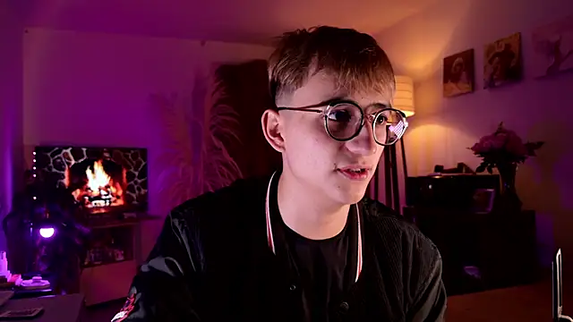 Snapshot of Mr_evan1 chatting on October 2, 4:36 pm Mr evan1 online show from October 2, 4:36 pm