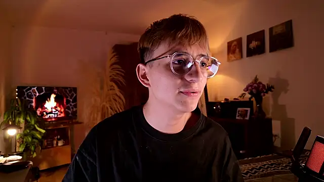 Snapshot of Mr_evan1 chatting on October 10, 3:55 pm Mr evan1 online show from October 10, 3:55 pm