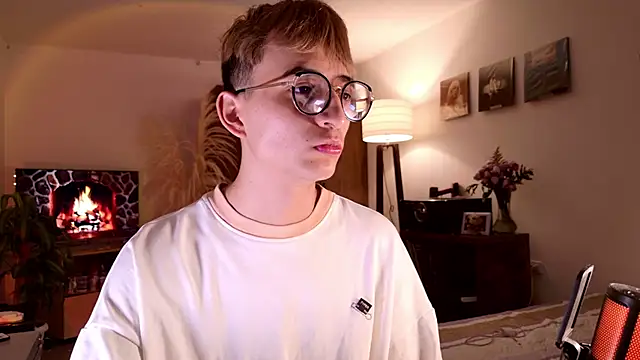 Snapshot of Mr_evan1 chatting on October 12, 4:17 pm Mr evan1 online show from October 12, 4:17 pm