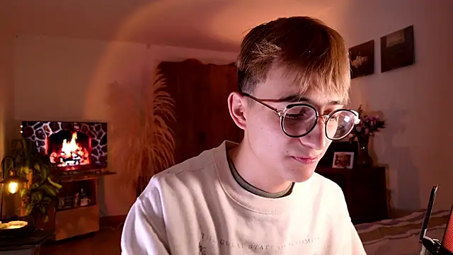 Snapshot of Mr_evan1 chatting on October 13, 4:07 pm Mr evan1 online show from October 13, 4:07 pm